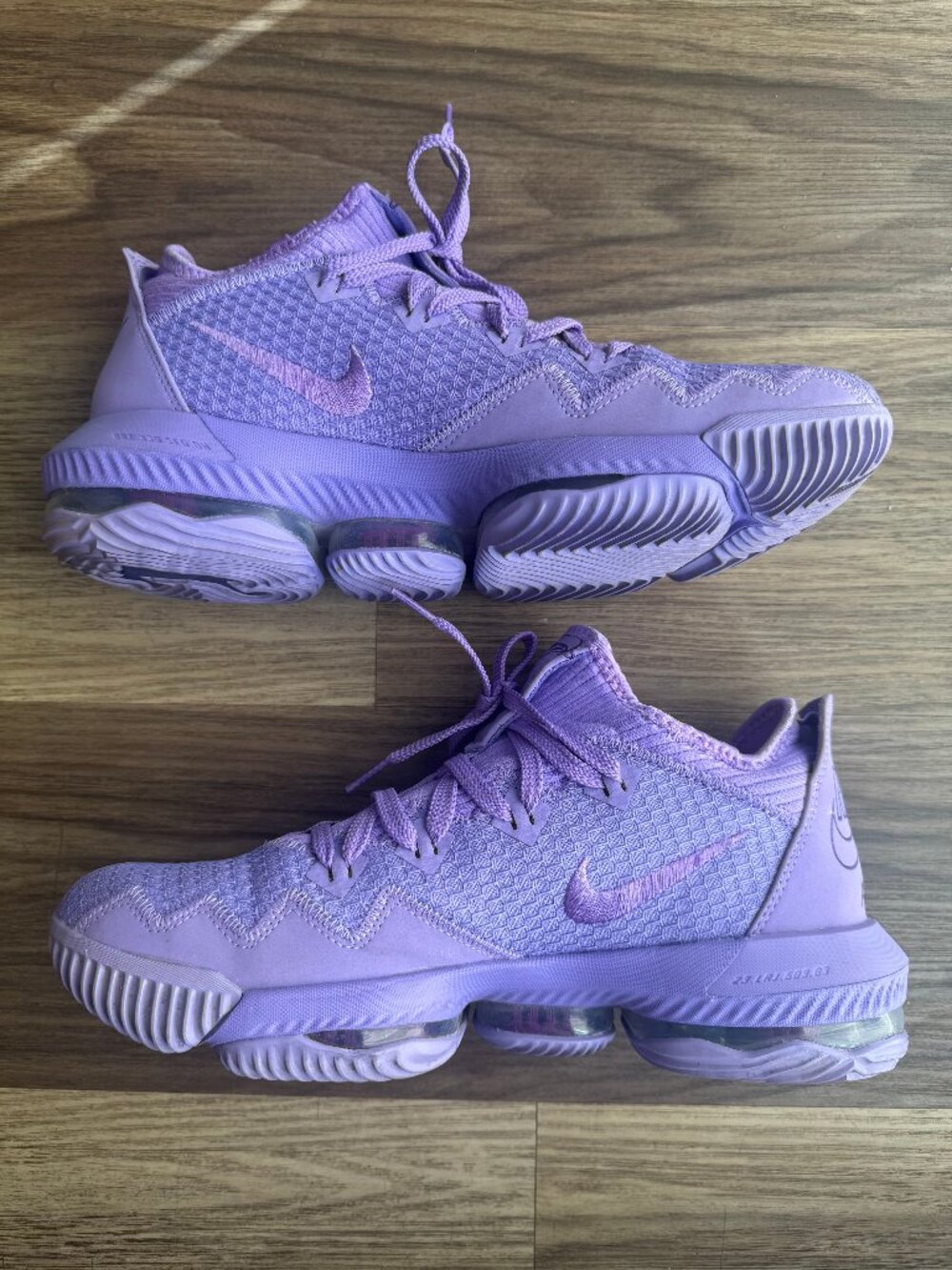 Nike LeBron 16 Low - Mens Size 9